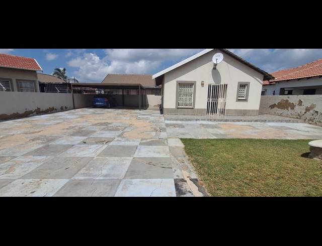 2 BEDROOM HOUSE FOR SALE IN AUREUS